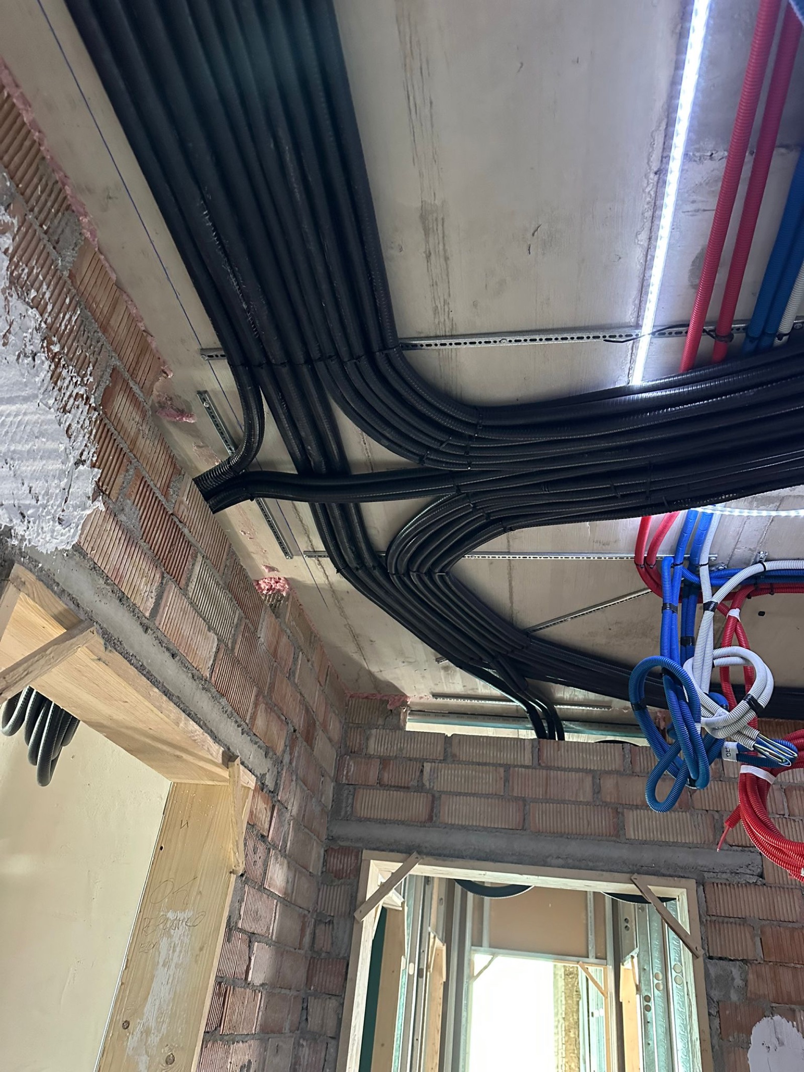 Instalaciones · Canalización eléctrica y de datos — Reformas Gran Decor Barcelona